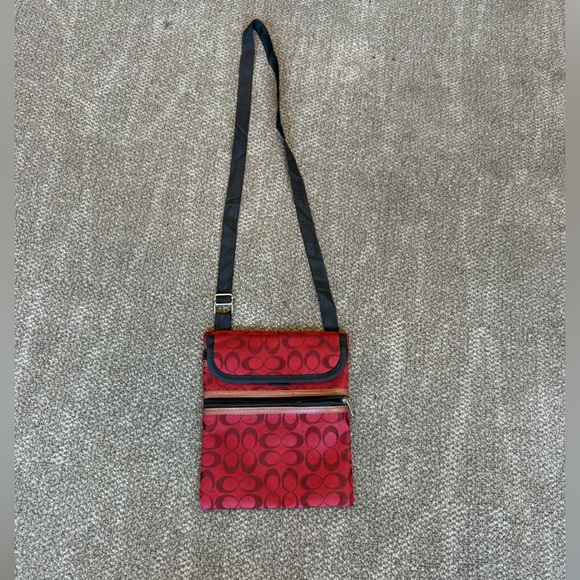 Vintage Coach Red and Black Crossbody Bag - Picture 2 of 11